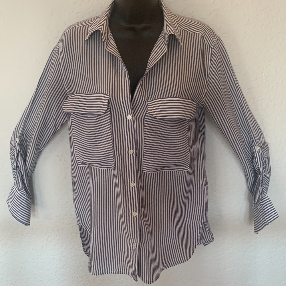 🔍Zara women’s steel blue striped long sleeve shirt